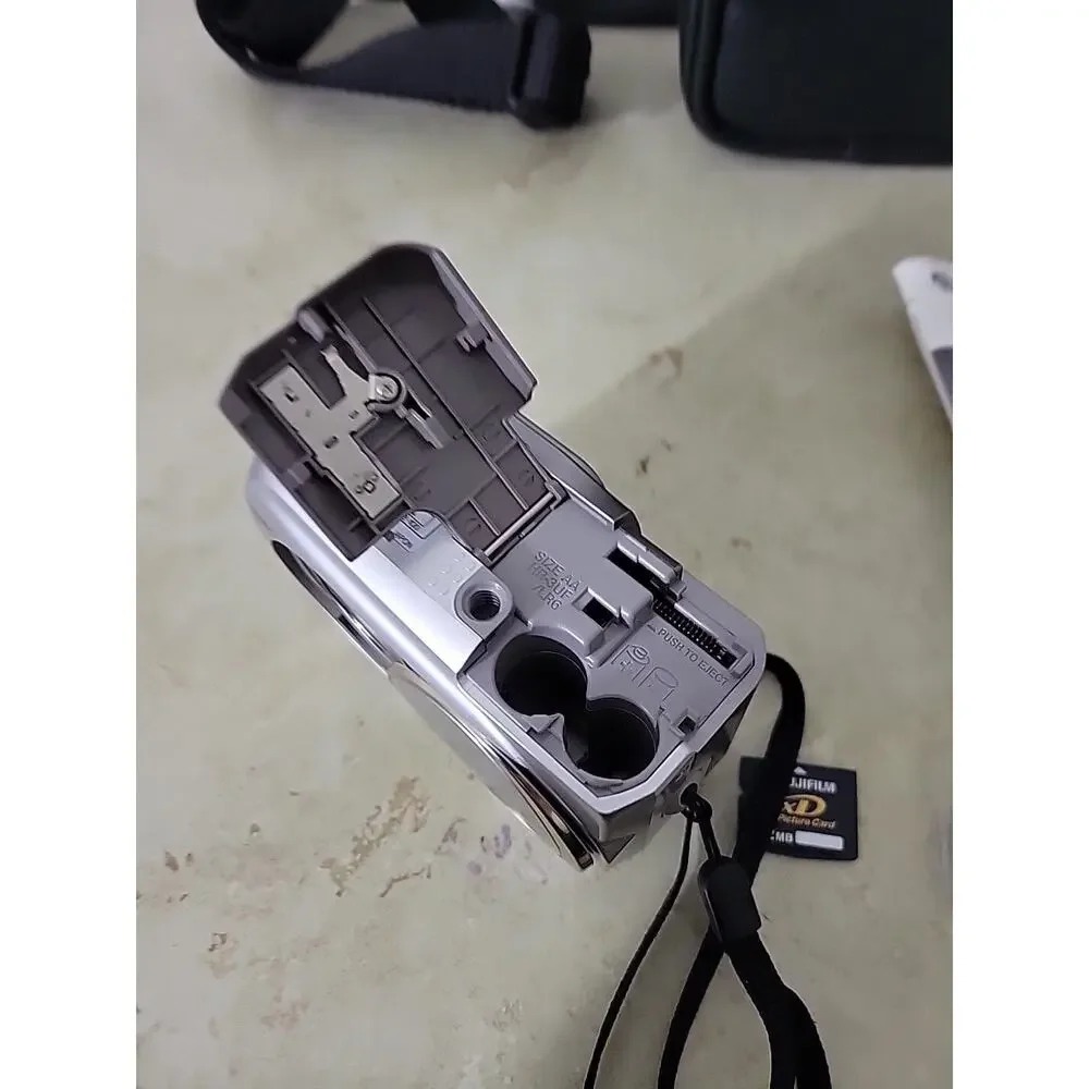 Fujifilm FinePix 2650 Digital Camera 2.0MP Tested And Works 2 SD Cards